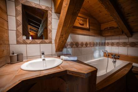 <span><span><span><span>Location Chalets en Haute-Savoie, Passy · Les Greniers du Mont Blanc</span></span></span></span>